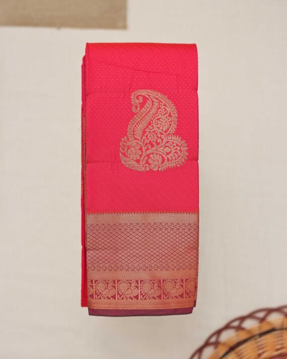 Luxurious Red Silk Saree for Elegance and Grace