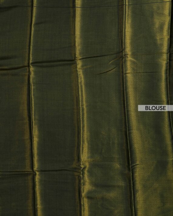 Elegant Dark Green Floral Silk Saree with Luxurious Soft Texture - Image 3