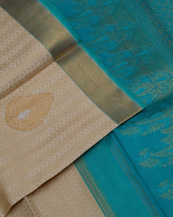 Elegant Cream Kanchipuram Pure Silk Saree - Image 2