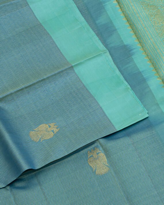 Stunning Green Kanchipuram Pure Silk Saree for Elegance and Grace - Image 2