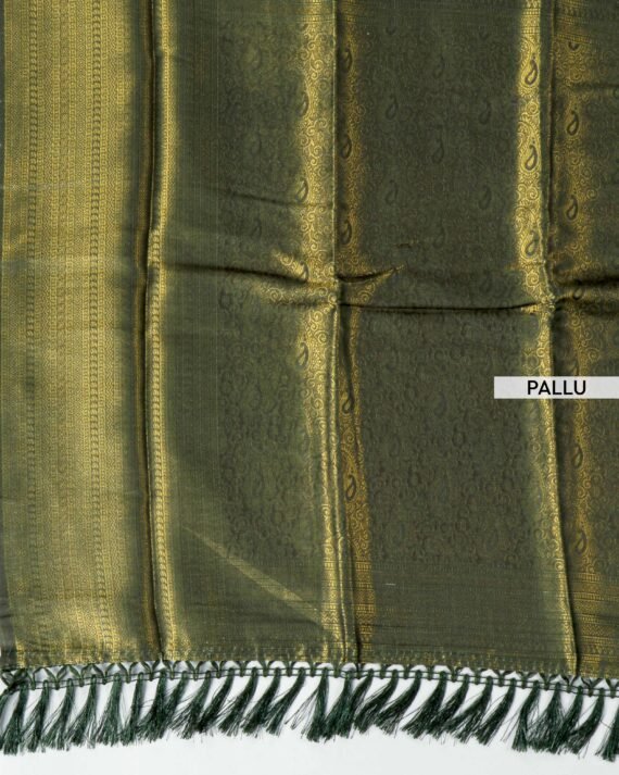 Elegant Dark Green Floral Silk Saree with Luxurious Soft Texture - Image 4